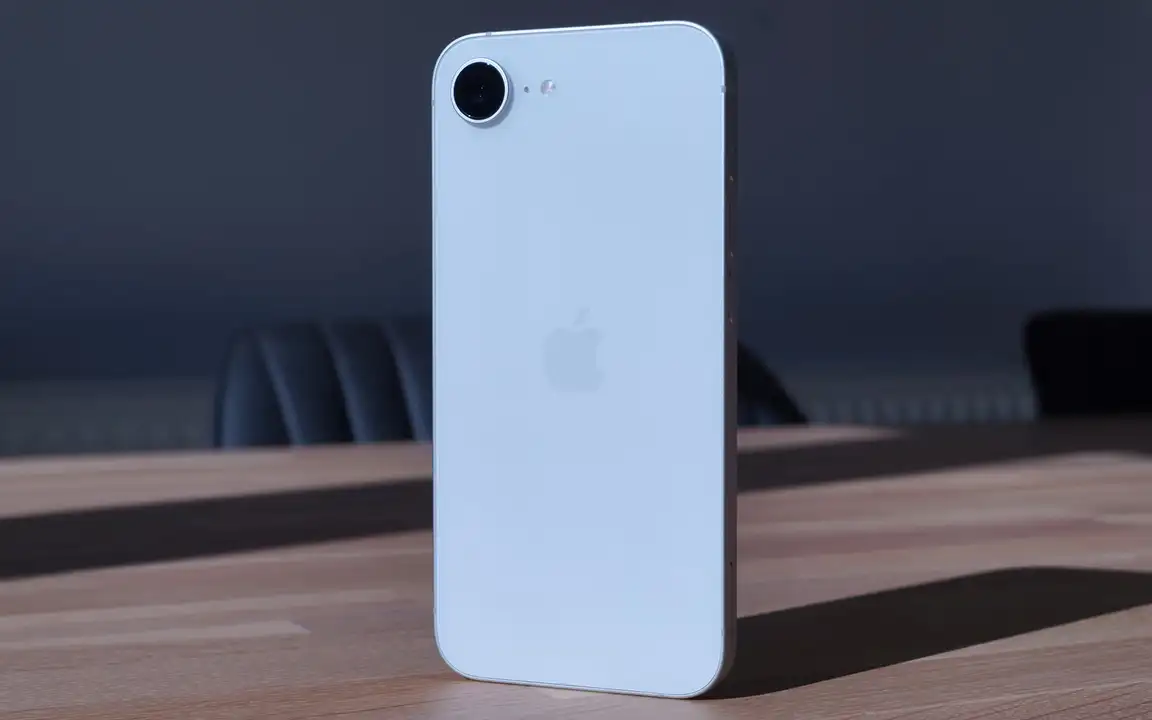 نقد و بررسی کامل آیفون 16e: ارزان ترین آیفون جدید اپل